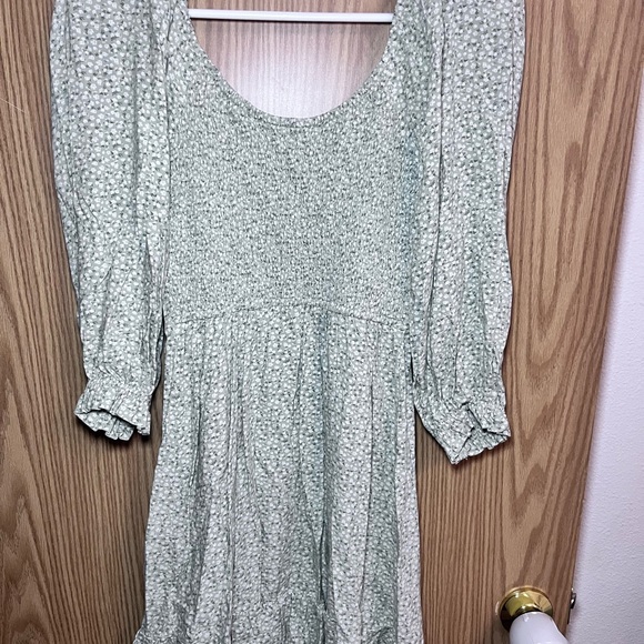 Hollister Sage Green Floral Long-Sleeve Scoop Dress - Picture 5 of 7
